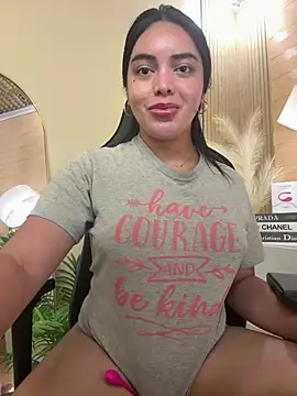 Snapshot of HotstuffCherrySummer chatting on 03.15.25 HotstuffCherrySummer online show from 03.15.25