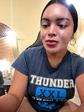 Snapshot of HotstuffCherrySummer chatting on 11.13.25 HotstuffCherrySummer online show from 11.13.25