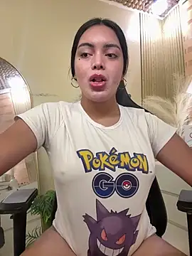 Snapshot of HotstuffCherrySummer chatting on 11.14.25 HotstuffCherrySummer online show from 11.14.25