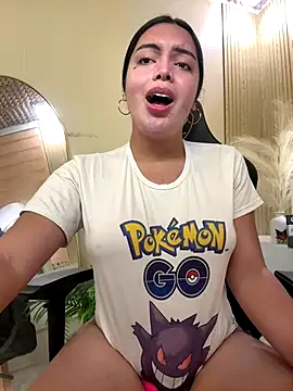 Snapshot of HotstuffCherrySummer chatting on 11.15.25 HotstuffCherrySummer online show from 11.15.25