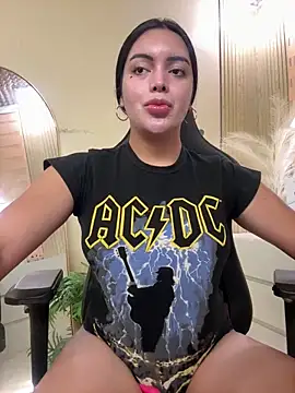 Snapshot of HotstuffCherrySummer chatting on 11.16.25 HotstuffCherrySummer online show from 11.16.25