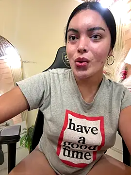 Snapshot of HotstuffCherrySummer chatting on 11.26.25 HotstuffCherrySummer online show from 11.26.25