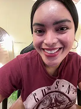 Snapshot of HotstuffCherrySummer chatting on 12.05.25 HotstuffCherrySummer online show from 12.05.25