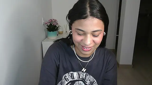 Snapshot of dark_enchantress_ chatting on 12.12.24 dark enchantress online show from 12.12.24