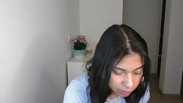 Snapshot of dark_enchantress_ chatting on 12.13.24 dark enchantress online show from 12.13.24