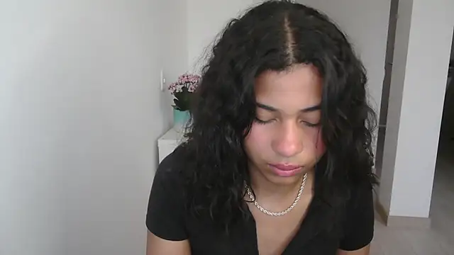 Snapshot of dark_enchantress_ chatting on 12.21.24 dark enchantress online show from 12.21.24