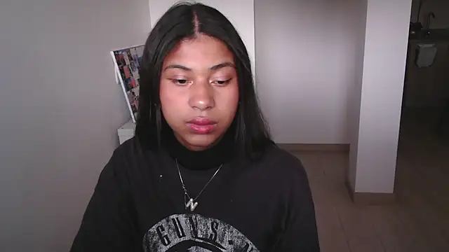 Snapshot of dark_enchantress_ chatting on 01.11.25 dark enchantress online show from 01.11.25