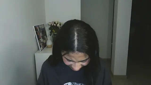 Snapshot of dark_enchantress_ chatting on 01.12.25 dark enchantress online show from 01.12.25