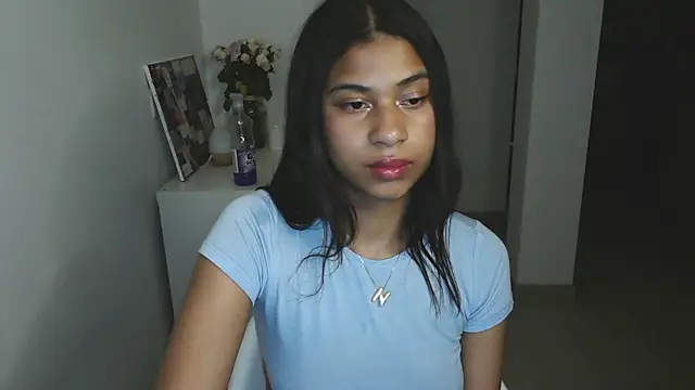 Snapshot of dark_enchantress_ chatting on 01.12.25 dark enchantress online show from 01.12.25