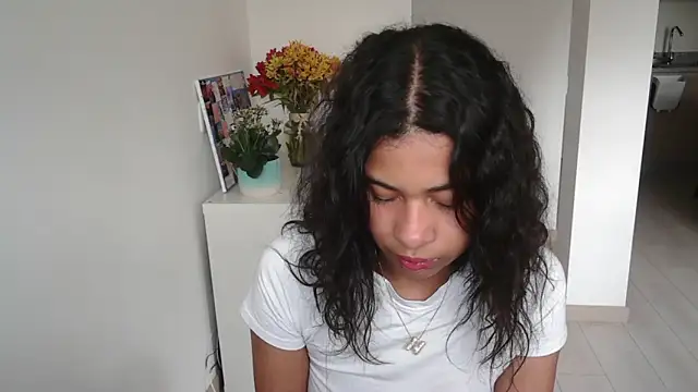 Snapshot of dark_enchantress_ chatting on 01.14.25 dark enchantress online show from 01.14.25