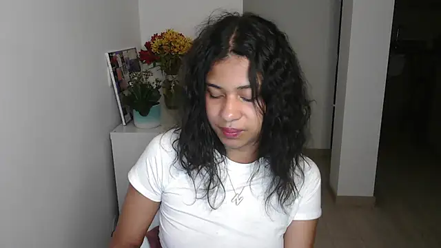 Snapshot of dark_enchantress_ chatting on 01.15.25 dark enchantress online show from 01.15.25