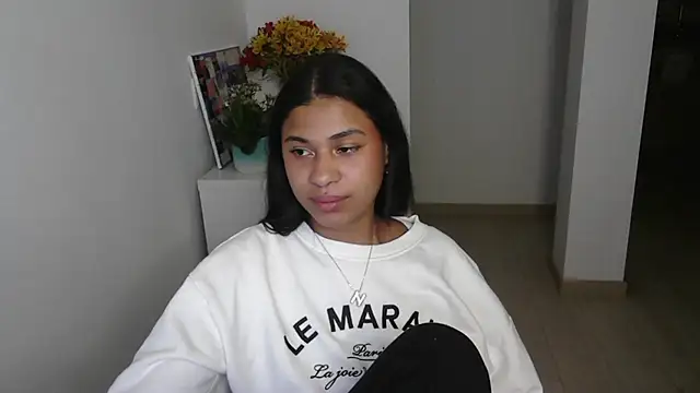 Snapshot of dark_enchantress_ chatting on 01.16.25 dark enchantress online show from 01.16.25