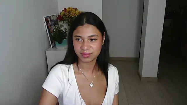 Snapshot of dark_enchantress_ chatting on 01.17.25 dark enchantress online show from 01.17.25