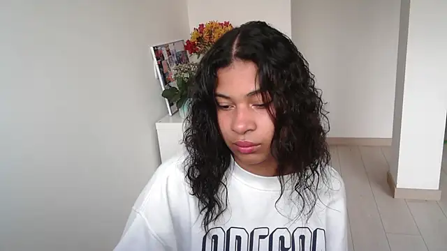 Snapshot of dark_enchantress_ chatting on 01.19.25 dark enchantress online show from 01.19.25