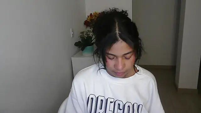 Snapshot of dark_enchantress_ chatting on 01.21.25 dark enchantress online show from 01.21.25