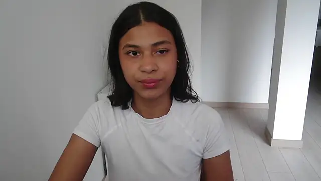 Snapshot of dark_enchantress_ chatting on 02.18.25 dark enchantress online show from 02.18.25