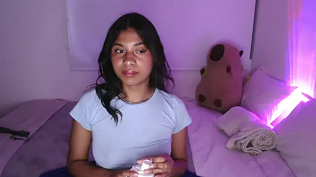 Snapshot of dark_enchantress_ chatting on 02.23.25 dark enchantress online show from 02.23.25