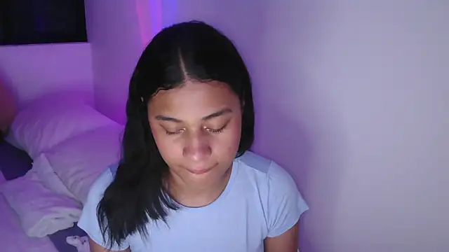 Snapshot of dark_enchantress_ chatting on 03.18.25 dark enchantress online show from 03.18.25