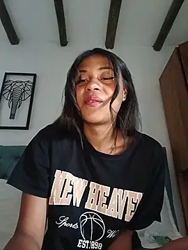 Snapshot of dark_enchantress_ chatting on 10.08.25 dark enchantress online show from 10.08.25