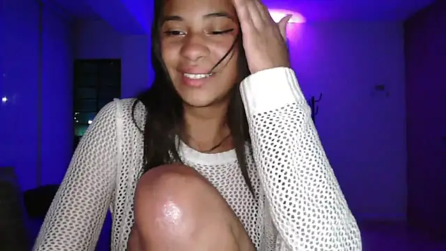 Snapshot of dark_enchantress_ chatting on 10.21.25 dark enchantress online show from 10.21.25