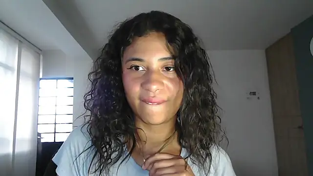 Snapshot of dark_enchantress_ chatting on 10.22.25 dark enchantress online show from 10.22.25