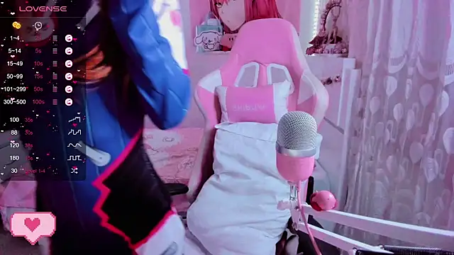 Snapshot of mia_kawaii05 chatting on 12.08.24 mia kawaii05 online show from 12.08.24