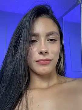 Snapshot of Lauraxx69 chatting on 03.17.25 Lauraxx69 online show from 03.17.25