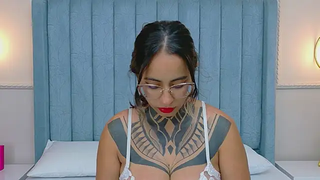 NicoleBlum online show from 04.30.26
