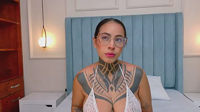 NicoleBlum online show from 05.08.26