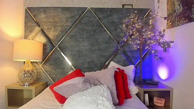 DannaFalco25 online show from 02.04.25