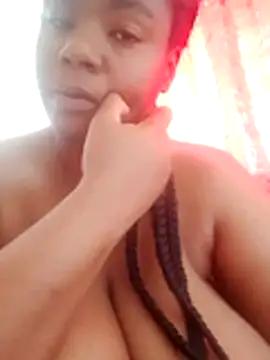 Snapshot of bigtitssxx chatting on 11.30.25 bigtitssxx online show from 11.30.25