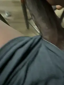 Snapshot of little0245 chatting on 02.10.25 little0245 online show from 02.10.25