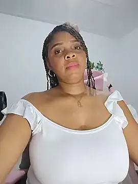 Snapshot of collegechica chatting on 02.21.26 collegechica online show from 02.21.26