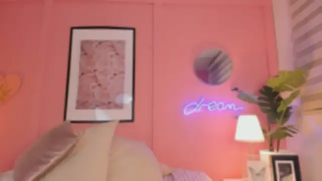 Snapshot of SoySaraa chatting on 03.05.25 SoySaraa online show from 03.05.25