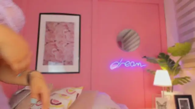 Snapshot of SoySaraa chatting on 03.14.25 SoySaraa online show from 03.14.25