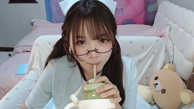 Sakura Anne online show from 02.20.25