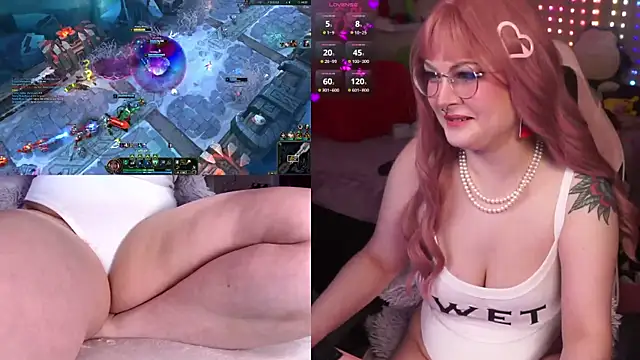 Snapshot of evamila chatting on 03.17.25 evamila online show from 03.17.25