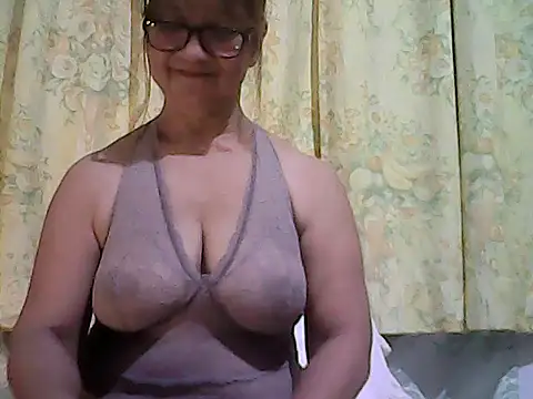 Snapshot of ScorpionLove12 chatting on 12.17.25 ScorpionLove12 online show from 12.17.25