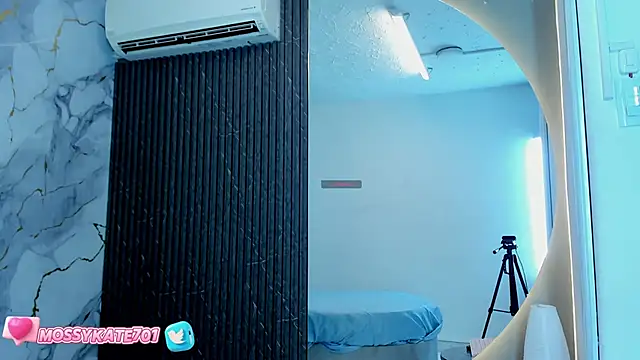 Katemoss70 online show from 01.17.25