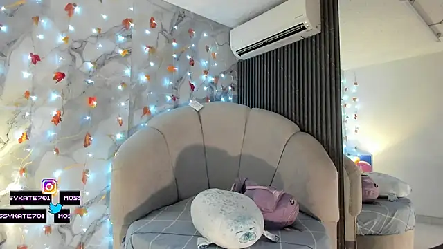 Katemoss70 online show from 11.10.25