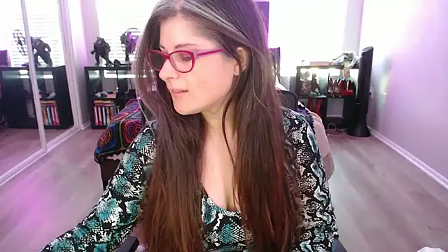 Snapshot of TheLenaAdams chatting on 01.12.25 TheLenaAdams online show from 01.12.25