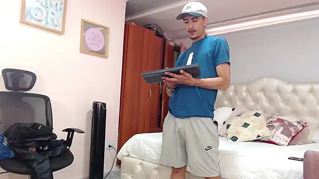 Snapshot of ryan_maxy chatting on 02.09.25 ryan maxy online show from 02.09.25