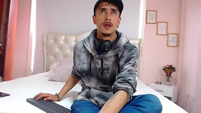 Snapshot of ryan_maxy chatting on 02.12.25 ryan maxy online show from 02.12.25