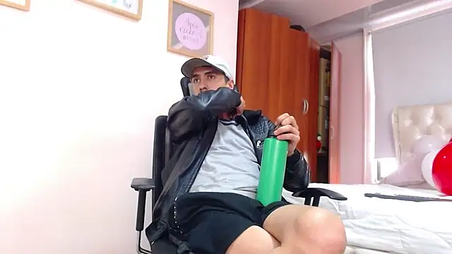 Snapshot of ryan_maxy chatting on 02.15.25 ryan maxy online show from 02.15.25