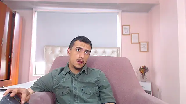 Snapshot of ryan_maxy chatting on 03.05.25 ryan maxy online show from 03.05.25