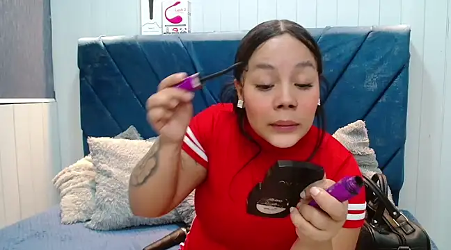 EmilyQueen3x online show from 02.28.25