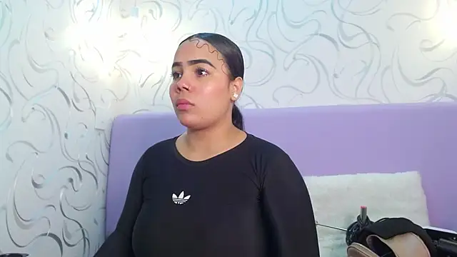 EmilyQueen3x online show from 10.12.25