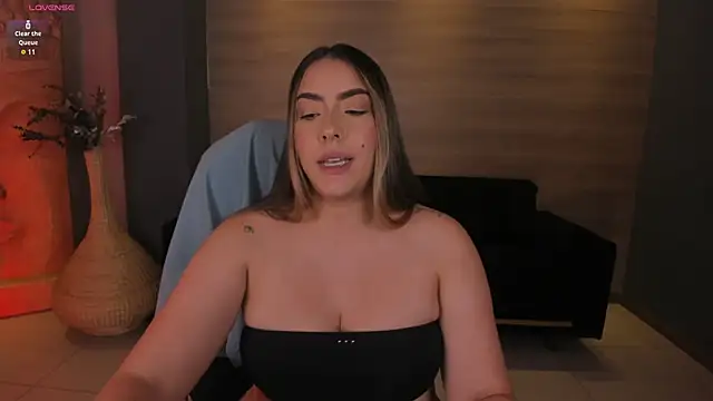 Snapshot of MartinnaBonnet chatting on 01.07.25 MartinnaBonnet online show from 01.07.25