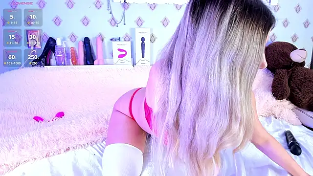 Briana Lovs online show from 03.13.25