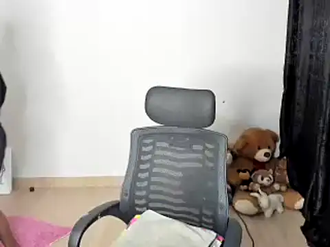 Snapshot of _Hello_Titty_ chatting on 02.25.25 Hello Titty online show from 02.25.25